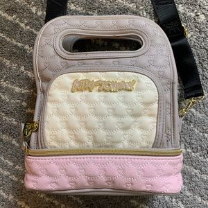Betsey Johnson lunch bag w/ strap pink/white/gray